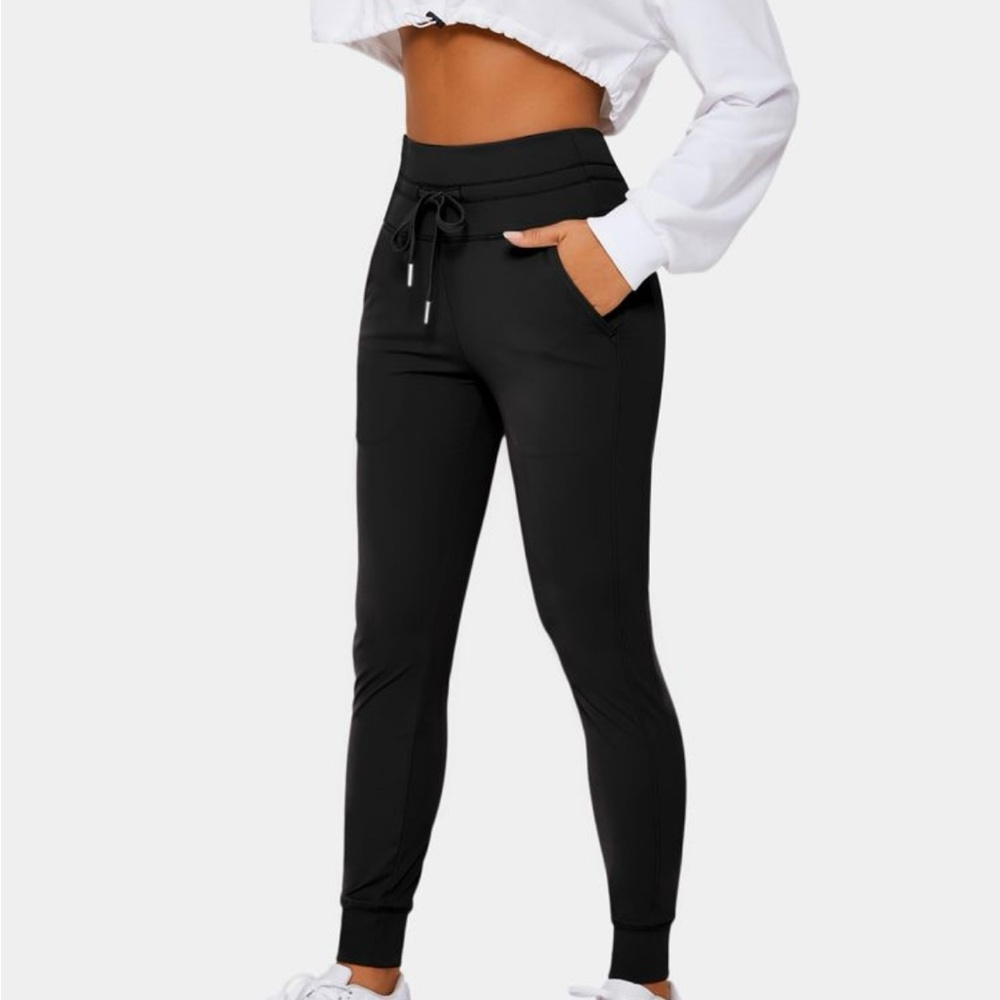 Halara Jogger Pants (black)